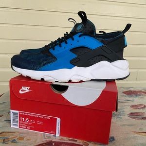 Men’s size 11.5 Nike air huarache run ultra
